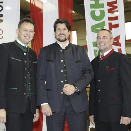 _c_foto_strametz115 | © CEO Christoph Kulterer mit Bgm. Peter Neger (Wettmannstätten) und Bgm. Adolf Meixner (Preding).