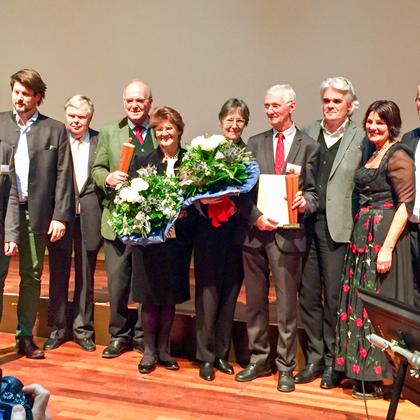 IMG_0027 | © vlnr.: Heinrich Köster, Christoph Kulterer, Johann Offner, Herbert Kulterer, Frau Kulterer, Frau Schwaner, Kurt Schwaner, Gerhard Bosch, Ingrid Höhensteiger, Uwe Germerott © forum holzbau