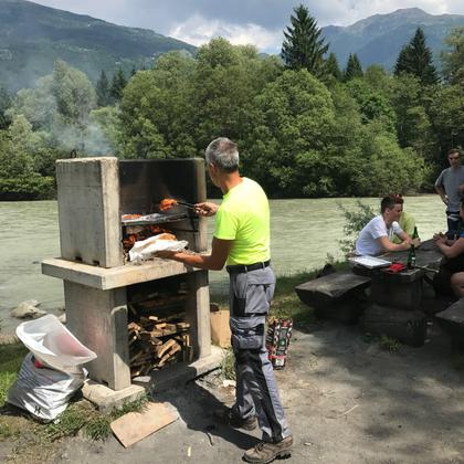 TDWH0952 | © Für die 67 km lange Strecke braucht man viel Kraft. Die Energieversorgung kam vom Grill. © HASSLACHER Gruppe