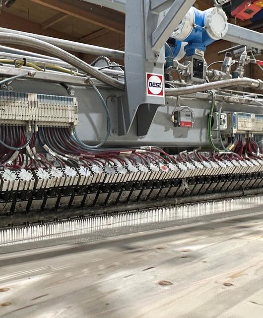 NL_FHB_253_202406_Neues_Klebstoffsystem_20240624_FINAL_Teaserbild | © HASSLACHER Produkte mit verbessertem Klebstoffsystem. © HASSLACHER Gruppe