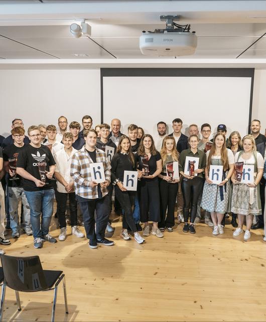 Lehrlingshackathon_2024_Gruppenbild_cHASSLACHER | © Lehrlingsackathon 2024. © HASSLACHER Gruppe