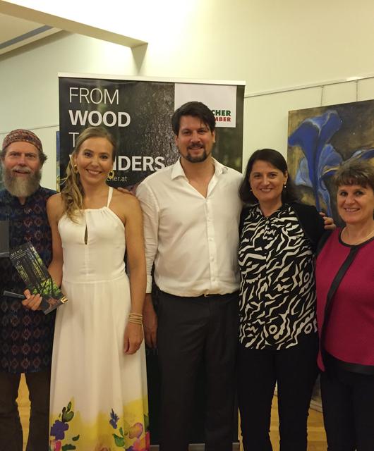 Gitarrenfestival_2016__2_ | © Beim Meet and Greet: Annette und Andrew York mit Julia Malischnig, Christoph Kulterer, Ingrid Oberkanins, Monika Stadler und Claudia Kulterer. (c)HNT