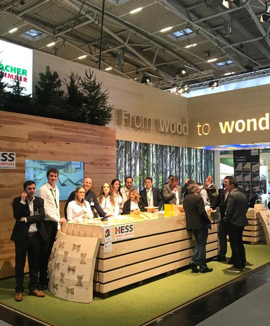 IMG_5896__1_ | © Erster Tag auf der BAU München 2019. Es ist schon viel los am HASSLACHER Messestand.