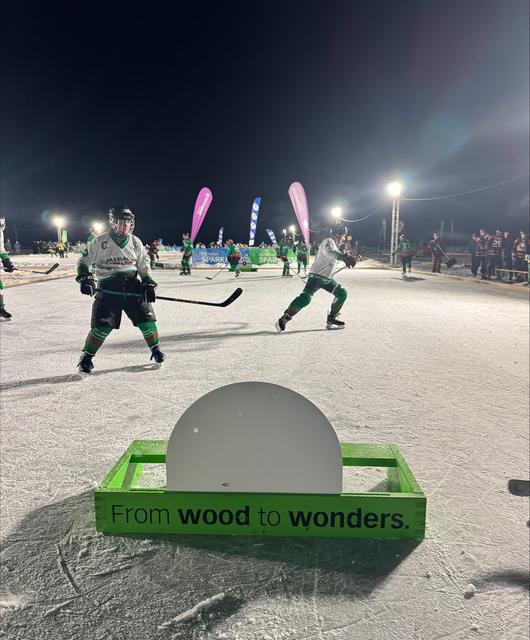 PondHockey_Samstag_Nina_Kollmann__1_ | © HASSLACHER Gruppe