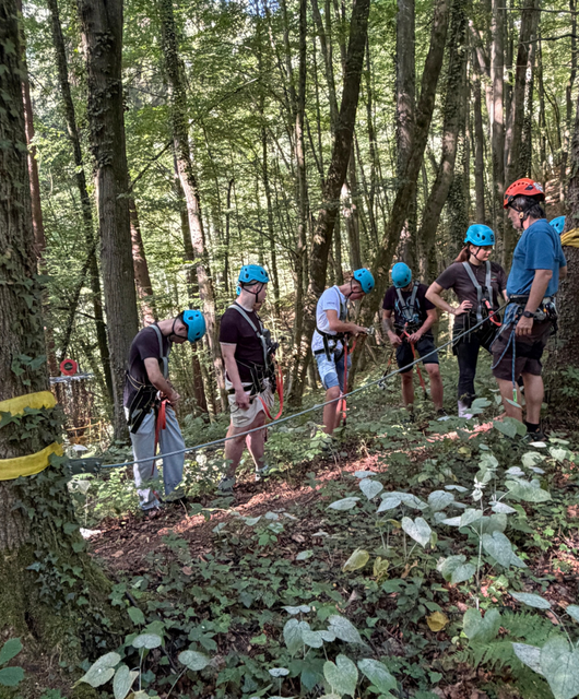 8 | © HASSLACHER Gruppe