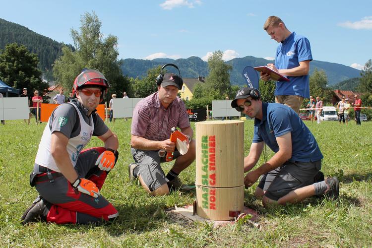 Bewertung_Fallkerb_Meisenbichler | © Johannes Meisenbichler (STMK) war nach seiner Rekordzeit beim Kettenwechsel (7,2 sec) auch mit seiner Leistung beim Fallkerb sichtlich zufrieden.
© FAST Ossiach