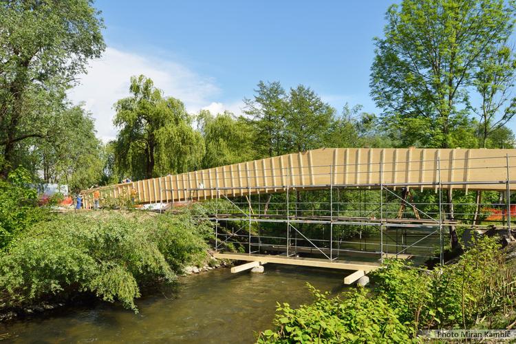 Fusz-_und_Radwegbrucke_Laibach__4_